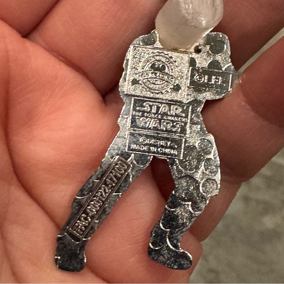 Star Wars The Force Awakens - Character Series - Stormtrooper Disney Pin 113102 - Picture 3 of 3